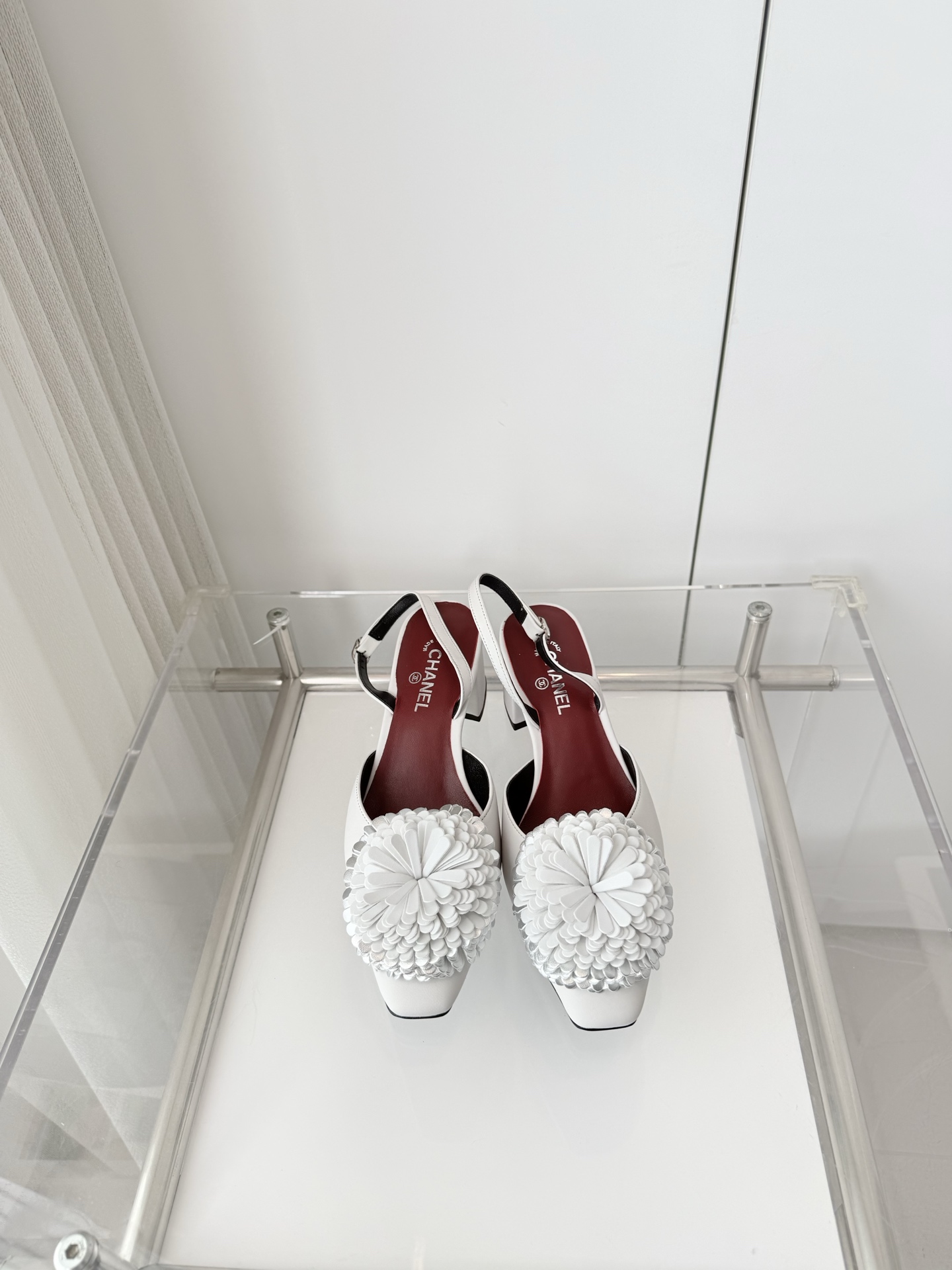 NO:788220,Xiaoxiang's 2026 early spring new product ~~~The highest version on the market~~~11 copies of the original version!  Non-market ordinary version. Fabric sheepskin, sheepskin lining, Italian leather outsole, heel height 5cm, size 35-39 (40, custom made, non-refundable), sandals, sandals, sheepskin19860909小香2026早春新品 ～～～市场最高版～～～同原版11复制！非市场普通版本. 面料羊皮 内里羊皮 大底意大利皮底 跟高5cm 码数35-39（40、定做不退换）,凉鞋单鞋,sandals,sheepskin,Women's Shoes