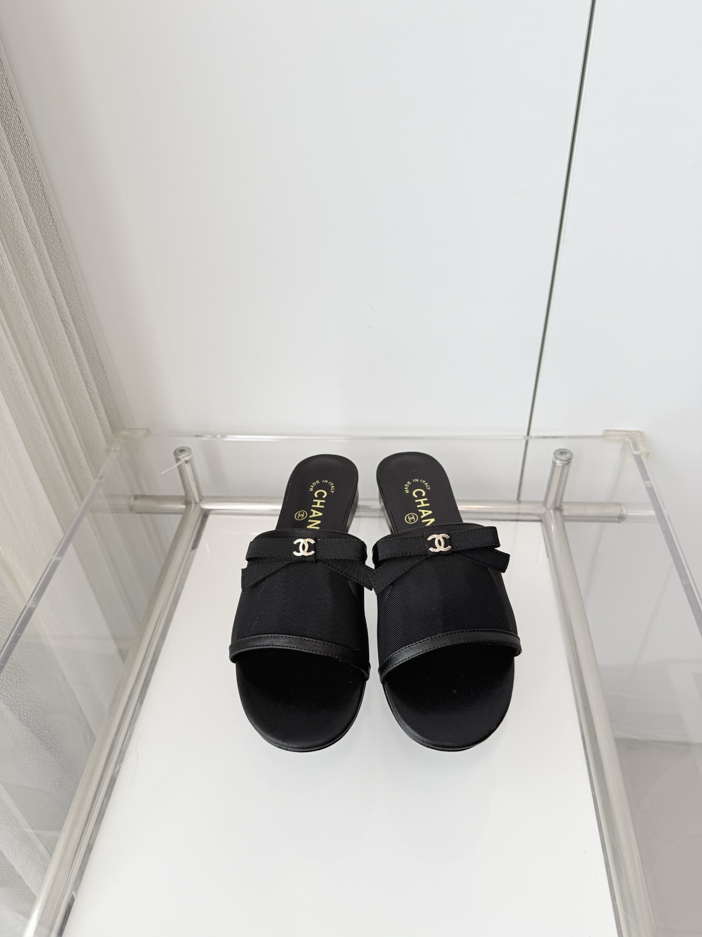 NO:788200,Xiaoxiang's 2026 early spring new sandals ~~~The highest version on the market~~~11 copies of the original version!  Non-market ordinary version. Fabric: Sheepskin. Heel height: 1.5cm. Outsole: Italian leather. Size: 35-39 (40 and 41 are custom-made and cannot be returned or exchanged), high heels, slippers, sandals, high heels, slippers, sheepskin19860909小香2026早春新品凉鞋 ～～～市场最高版～～～同原版11复制！非市场普通版本. 面料羊皮 跟高1.5cm 大底意大利皮底 码数35-39（40、41定做不退换）,高跟鞋拖鞋,sandals,high heels,slippers,sheepskin,Women's Shoes