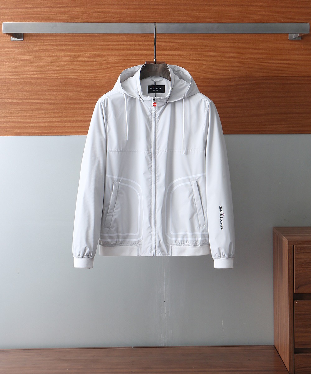 NO:123350,Kiton & Ken 2025SS new hooded jacket jacket. A slim and fashionable jacket, a must-have for men in spring. It uses customized windproof and rain jacket fabric, stands upright and stylish, anti-wrinkle and skin-friendly; lapel design, merged with business and casual; customer-supplied brand hardware accessories, full of high-end sense; the whole body is cut, the upper body is stylish and high-end, full of fashion sense, casual concave style; a jacket suitable for various occasions. [Color] Black White/H8812 [Size] 48-56,, jackets & coats, jackets & coats,hats,alexander wang19860909Kiton&肯2025SS新款连帽夹克外套.一款显瘦时尚的夹克外套 ,型男春季必备款.采用定制防风防雨夹克面料,立挺有型,抗皱亲肤；翻领设计,商务与休闲兼并；客供品牌五金辅料,高级感满满；整身立体裁剪,上身有型高级,时尚感满满,随意凹造型；一款适合多种场合穿搭的外套.【颜色】黑色 白色/H8812【码数】48-56,,jackets & coats,jackets & coats,hats,alexander wang,Men's clothing