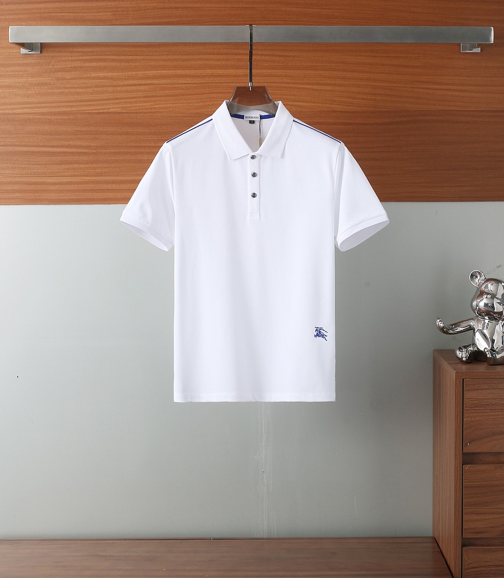 NO:155496,Burberry Tiansi polo lapel short-sleeved T-shirt in spring and summer continues the classic business casual lapel POLO shirt. Classic design This year's changes are embellished with striped webbing, making the overall feel more detailed. The combination style, comfortable fabric, skin-friendly, and breathable, is a perfect style for daily commuting and leisure. Full-quality order. I like his design. I highly recommend ~ The workmanship at the front is meticulous and exquisite. Each button has been hand-selected, blooming with a colorful and luxurious luster. The super-grade buttons are all customized with molds. The quality is unquestionable. The craftsmanship is exquisite and delicate, with tight lines and uniform lines, low-key and luxurious. The style is simple and elegant. It can be perfectly controlled at any age, with a small slit three-dimensional tailoring, perfectly interpreting a good figure!  A model that can be used for business and leisure, male gods can close their eyes!  The logo embroidery on the chest is a soul-like embellishment, which boasts the brand identity characteristics!  The color matching is light and versatile, and each color can interpret a unique styling effect. It can be compatible with all kinds of professional items in spring and summer, and can be worn alone. It is a universal and versatile POLO shirt with extremely high practicality!  Everyone must be the best!  M-XXXL M size bust 102 Shoulder width 45 Sleeve length 22 Sleeve length 70 L size bust 106 Shoulder width 46 Sleeve length 23 Sleeve length 71 XL size bust 110 Shoulder width 47 Sleeve length 24 Sleeve length 72 2XL size bust 114 Shoulder width 48 Sleeve length 25 Sleeve length 73 3XL size bust 118 Shoulder width 49 Sleeve length 26 Sleeve length 74 Size recommended M sizes within 130 catties, L size 130-145 catties, XL size 145-160 catties, XL size 160-175 catties, 2XL size 175-190 catties, 3XL size 8016, ,burberry, T-shirt,tees, t-shirt,alexander wang19860909巴宝莉天丝polo翻领短袖T恤春夏新款延续经典 商务休闲翻领POLO恤.经典的设计 今年的变化采用条纹织带点缀,让整体更具细节感 合体的版型,面料舒适,亲肤肤,透气好,平时通勤休闲都很实穿的一款 全品相订单 喜欢他家的设计,强烈推荐 ~ 前襟处的做工细致考究,每一粒纽扣均经过手工挑选,绽放着炫彩而奢华的光泽,超有档次纽扣全部开模订制,品质毋置庸疑的美丽,工艺精致细腻,走线紧密,线距均匀,低调而华贵 版型款式简约大方,任何年龄均可完美驾驭、小开叉立体剪裁,完美演绎好身材！商务、休闲皆可的一款,男神们闭眼入！ 胸前品牌LOGO 标识刺绣属于灵魂式的点缀,标榜了品牌身份特质！ 配色轻熟百搭,每色都可诠释出别具一格的造型效果,春夏季可兼容各类专业单品亦可单穿非常出色,属于万能百搭的一款POLO衫,实穿性极高！人手必入臻品！M-XXXL M码 胸围102 肩宽45 袖长22 衣长70 L码胸围106 肩宽46 袖长23 衣长71 XL码 胸围110 肩宽47 袖长24 衣长72 2XL码 胸围114 肩宽48 袖长25 衣长73 3XL码 胸围118 肩宽49 袖长26 衣长74 尺码推荐 130斤以内穿M码,130-145斤穿L码,145-160斤穿XL码,160-175斤穿2XL码,175-190斤穿3XL码 8016,,burberry,T-shirt,tees，t-shirt,alexander wang,Men's clothing
