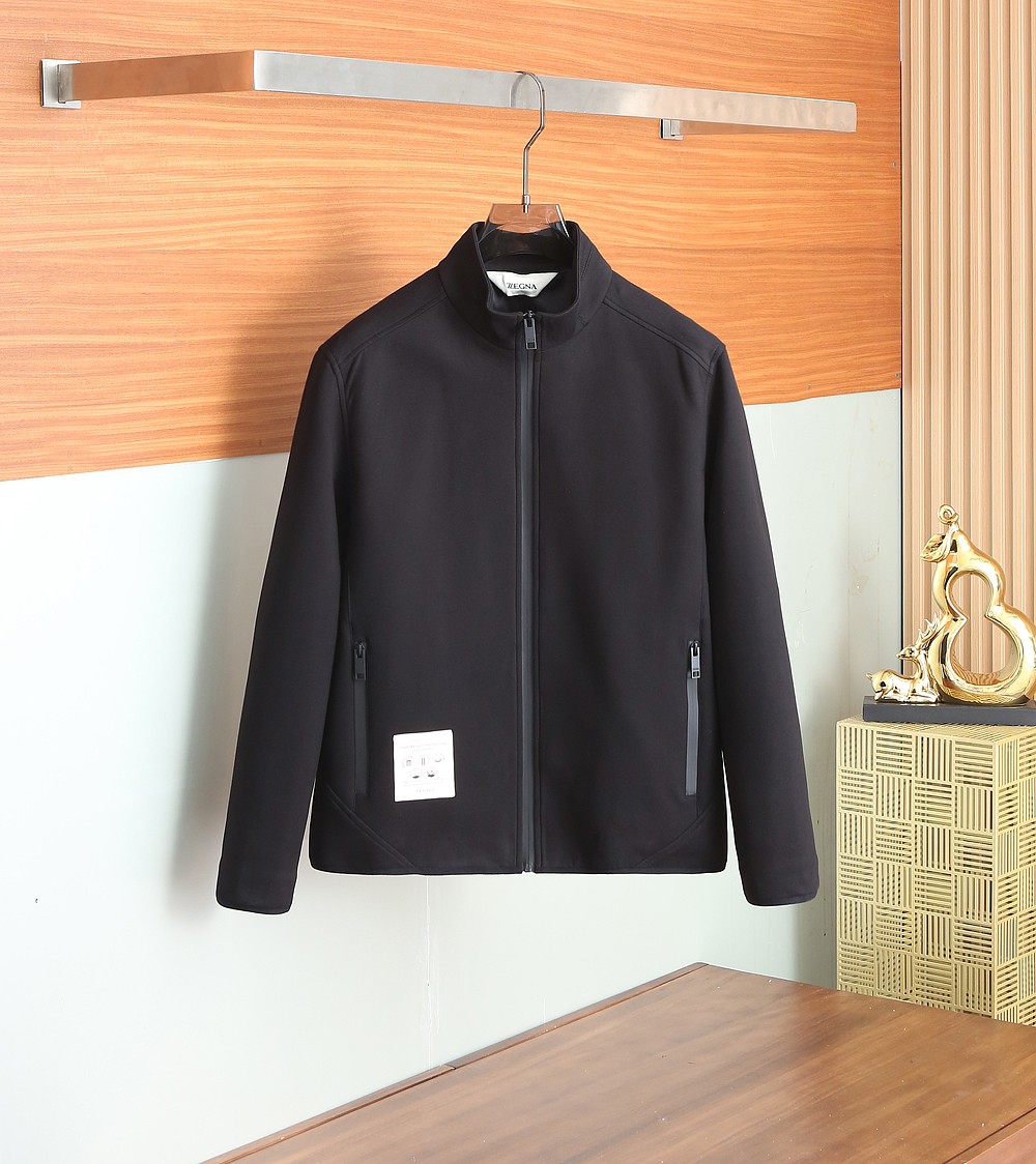 NO:501706,The main recommendation is the new autumn and winter ZENGA new hooded jacket!  Exclusive customized air-layer cotton fabric, simple and elegant, clean and neat tailored, soft and dry, and the upper body effect is crisp and stylish. The three-dimensional cutting process and the pattern are all high-standard and appropriate silhouette versions!  It is not tight yet. With so many top-level raw materials, we create high-end products with unparalleled value, and the upper body effect is super good!  Color black green Size 48 50 52 54 56/8560,,zegna,jackets & coats,jackets & coats,hats,alexander wang19860909主推 秋冬新款ZENGA 杰尼亚 新品连帽外套夹克！独家定制空气层棉面料,简单大方 干净利落剪裁 ,手感软糯干爽,上身效果挺括有型.立体裁剪工艺,版型上都是高标准,恰当好处的廓型版！又恰恰不紧绷,如此众多的顶级原料,打造出价值感无与伦比的高端产品,上身效果超级好看！ 颜色黑色 绿色 尺码48 50 52 54 56/8560,,zegna,jackets & coats,jackets & coats,hats,alexander wang,Men's clothing