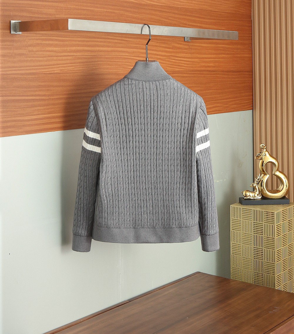   蒙口Moncler 羽绒服2025最新款时尚设计师款羊毛针织羽绒服，处处细节显工艺足够的高级   结