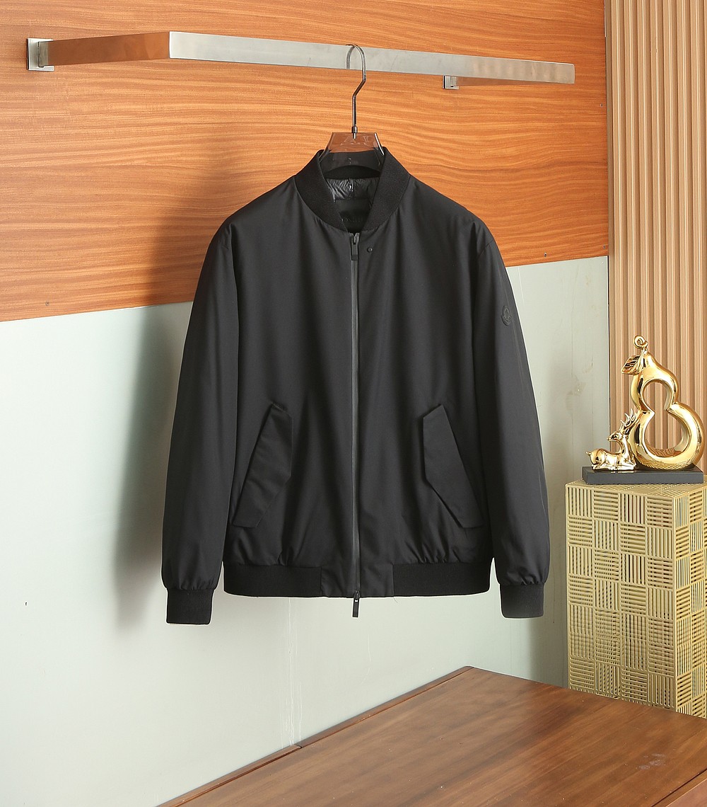 NO:518603,The latest fashion designer down jacket for 2025. 90 white duck down, the details show the craftsmanship and the design changes of high-end structural tailoring to show the diverse image changes of men, slim and neat, tailoring, meet the popular multi-layered outfits nowadays, and the versatile style of life!  Number of codes 48-56 /8068, Moncler, jackets & coats, down jacket, alexander wang19860909蒙口秋冬款2025最新款时尚设计师款羽绒服外套.90白鸭绒,处处细节显工艺足够的高级结构性剪裁的设计改变来展现男士多样的形象变化,修身利落、剪裁合体,满足时下正流行的多层次穿搭,生活百搭款式！ 码数48-56 /8068,,Moncler,jackets & coats,down jacket,alexander wang,Men's clothing