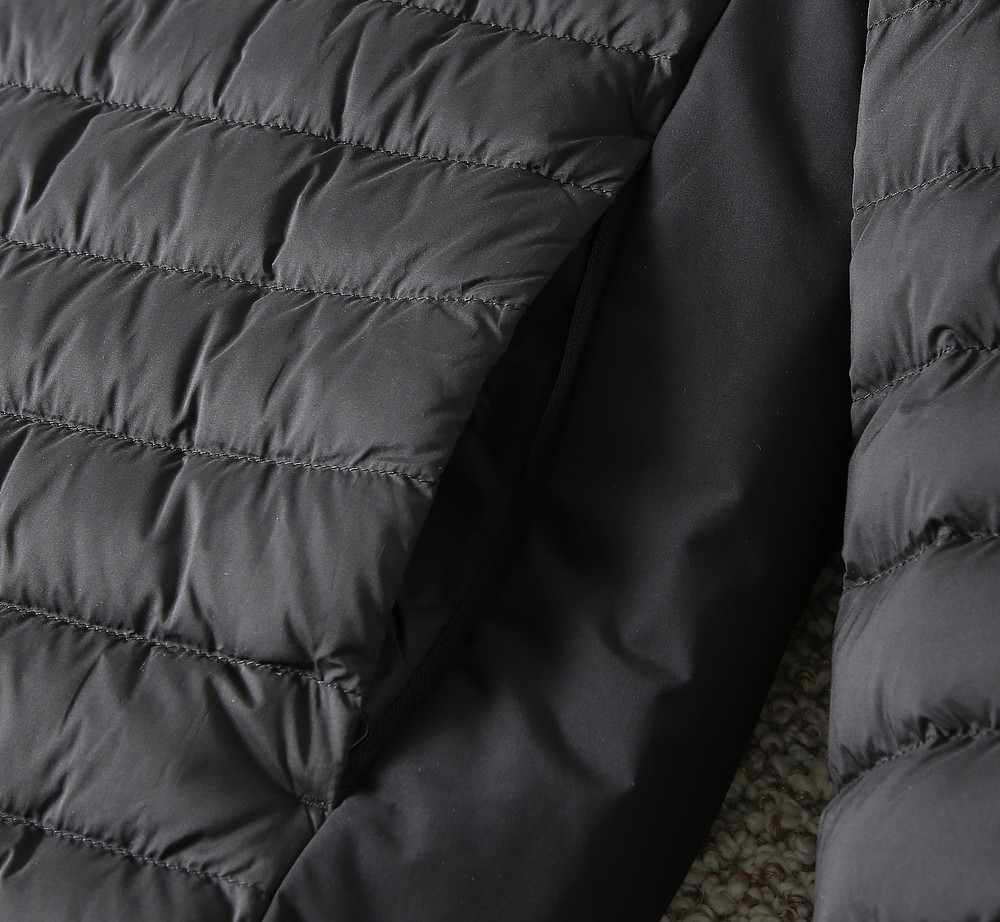 Moncler down jacket (H) Meng Mouth Down Jacket 2025 Autumn and Winter New Original 1:1 customized hardware accessories are all imported and original customized. Counter comparisons are welcome. Absolutely high quality. Made of top-grade 95 white duck down. Super soft. Filled with fluffy and full feathers. Super heavy workmanship. Fabric workmanship. Perfect version. Note The fabric is super comfortable. Exclusive model. Non-market goods. Same style for men and women. — photo 7