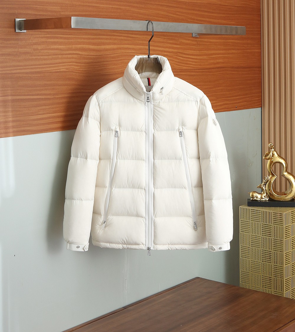 NO:518608,2025 autumn and winter new original 1:1 custom hardware accessories are fully imported and customized. Welcome to compare counters. Absolutely high quality. Use top-grade 95 white duck down. Super soft. Flush and full. Super heavy fabric has a perfect fit. Pay attention to the super comfortable fabric. Exclusive model. Non-market goods. Same model for men and women. Size M-3XL/8025,,alexander wang.198609092025秋冬新款原版1:1订制五金配件全进口原版定制 欢迎专柜对比 绝对的高品质 采用顶级95白鸭绒 超柔软 充羽量蓬松饱满 超级重面料做工杠杠的版型完美 注意面料超舒服 独家款 非市场货 男女同款 尺码M-3XL/8025,,alexander wang,Men's clothing