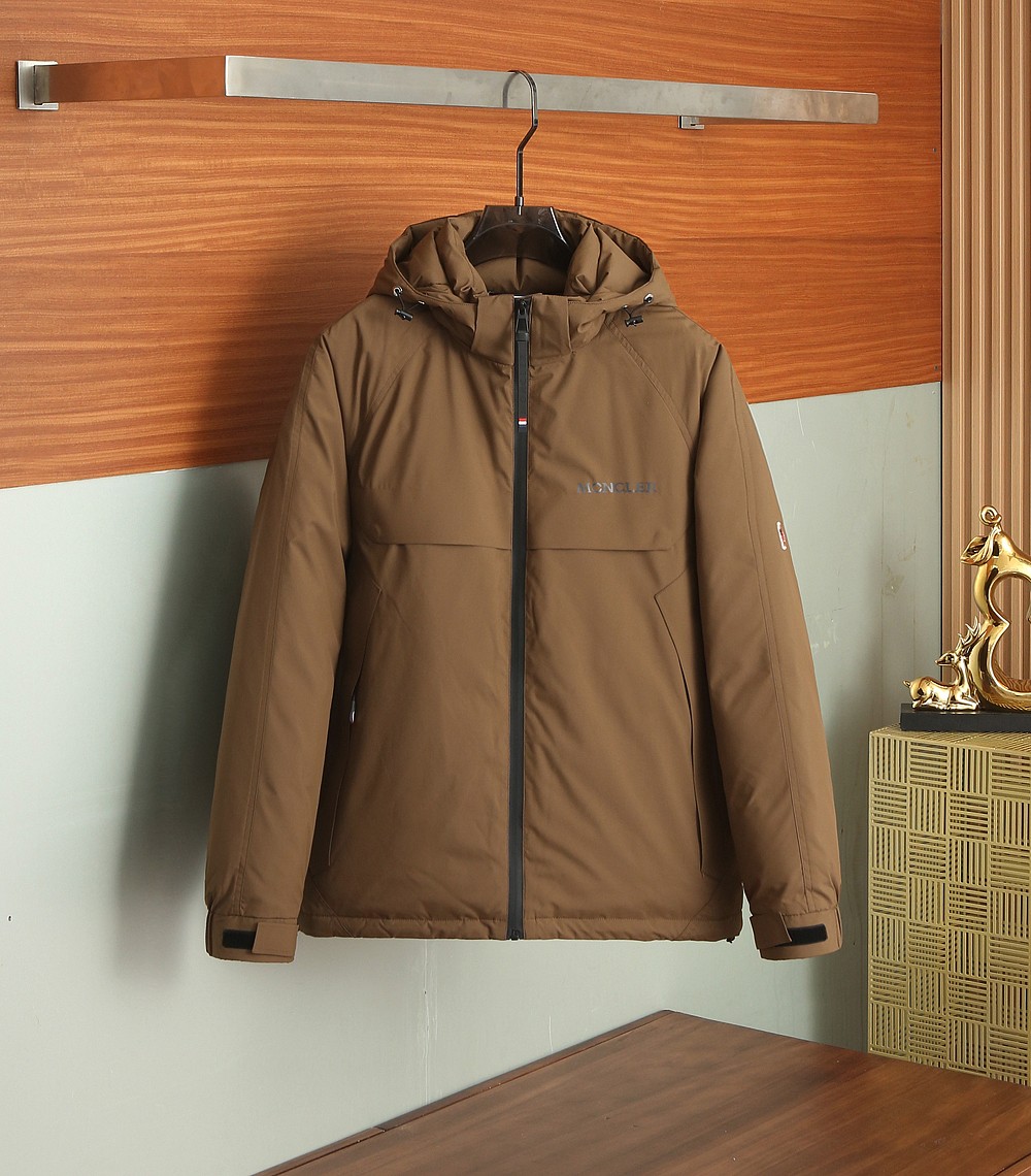 NO:612560,2025 Autumn and Winter New Mouth Down Vest Original 1:1 Customized Hardware Accessories All Imported Original Customization Welcome to compare at the counter Absolutely high quality Use top-grade 95 white duck down Super soft Filled with fluffy and full feathers Super heavy fabrics with perfect workmanship Pay attention to the fabrics are super comfortable Exclusive model Non-market goods Same size for men and women 12345/3308, Moncler, down jacket, alexander wang198609092025秋冬新款蒙口羽绒马甲原版1:1订制五金配件全进口原版定制 欢迎专柜对比 绝对的高品质 采用顶级95白鸭绒 超柔软 充羽量蓬松饱满 超级重面料做工杠杠的版型完美 注意面料超舒服 独家款 非市场货 男女同款尺码12345/3308,,Moncler,down jacket,alexander wang,Men's clothing