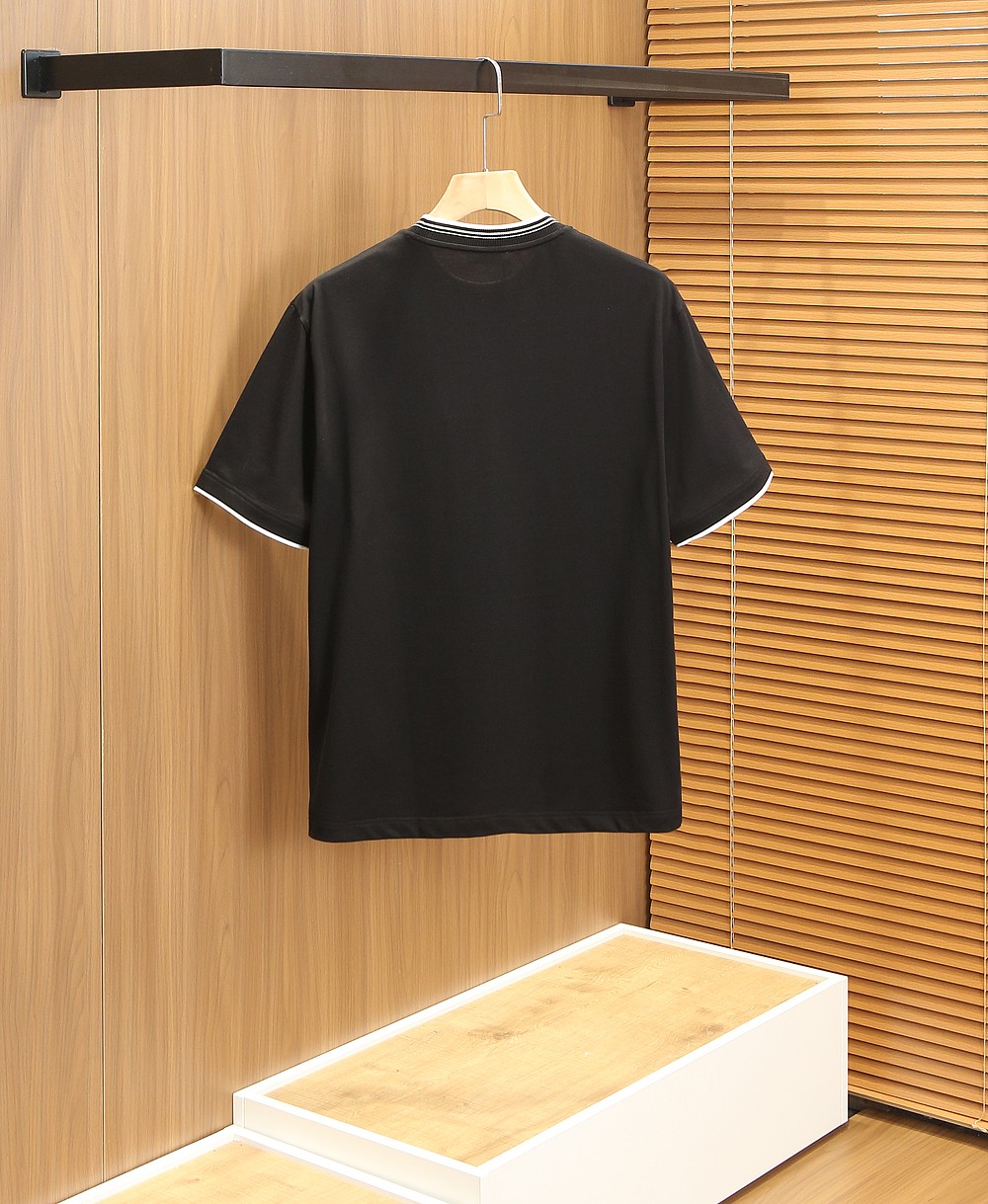 🌾普拉达PRADA2026春夏新款首发专柜最新款短袖圆领T恤 高端订制 设计前卫时尚！品牌logo重工艺