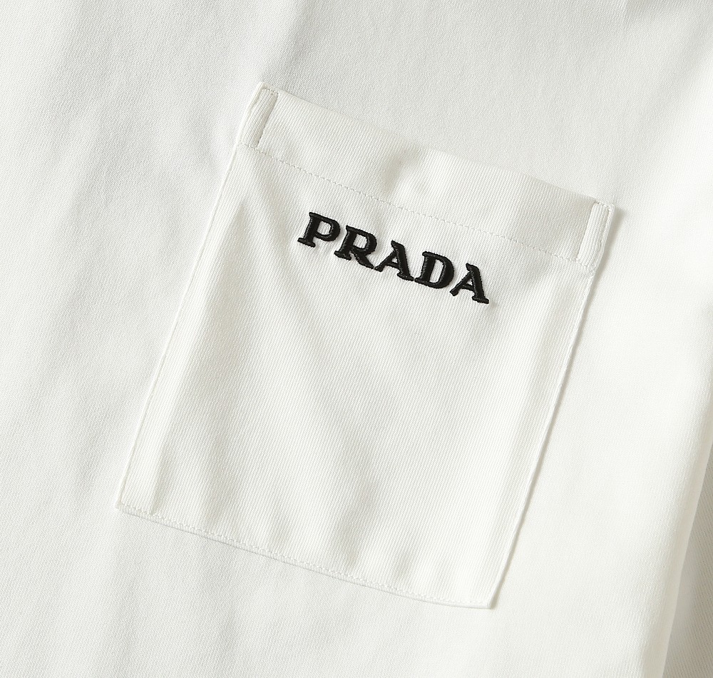 🌾普拉达PRADA2026春夏新款首发专柜最新款短袖圆领T恤 高端订制 设计前卫时尚！品牌logo重工艺