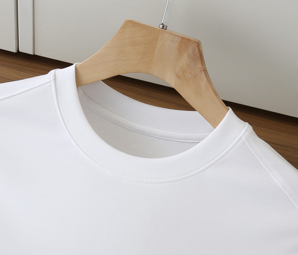 🌾ZZ杰尼亚春夏新款首发专柜最新款短袖圆领T恤 高端订制 设计前卫时尚！品牌logo重工艺设计 高端定制