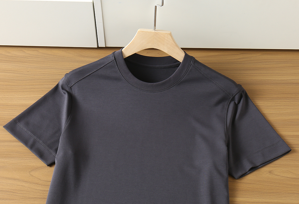 🌾ZZ杰尼亚春夏新款首发专柜最新款短袖圆领T恤 高端订制 设计前卫时尚！品牌logo重工艺设计 高端定制