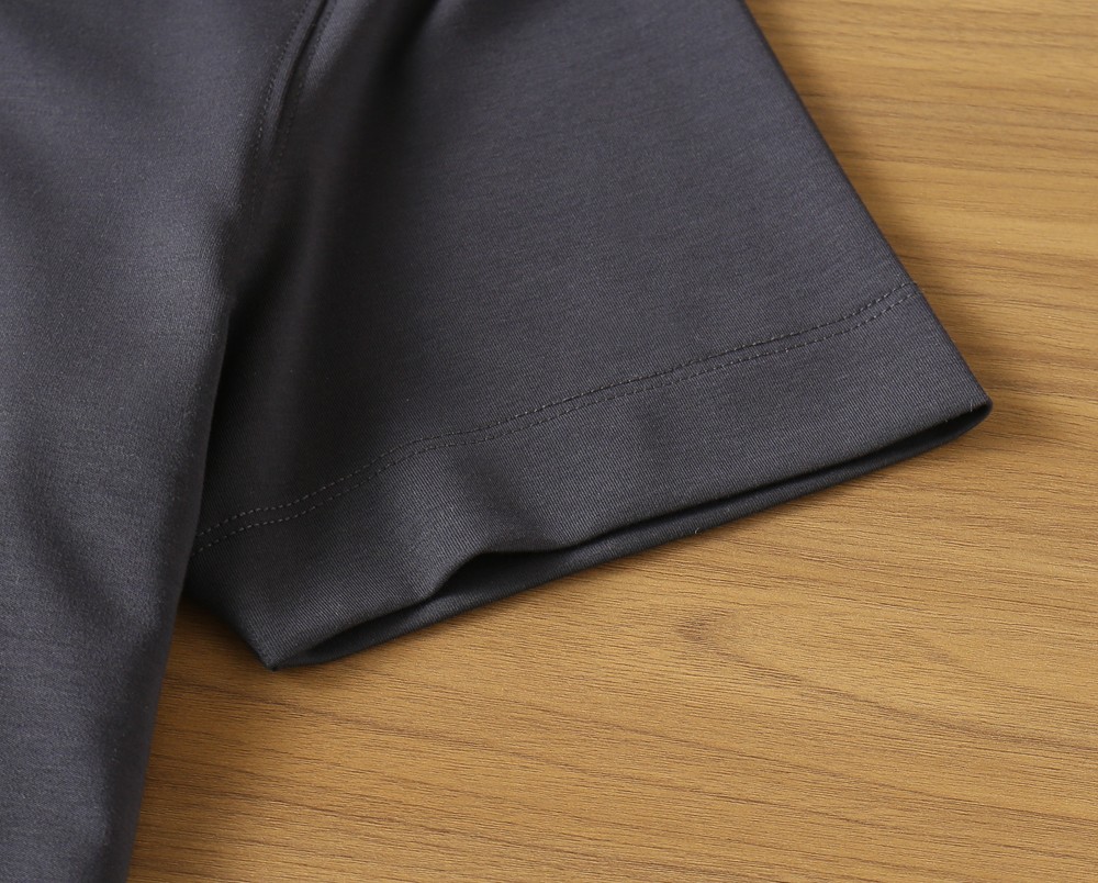 🌾ZZ杰尼亚春夏新款首发专柜最新款短袖圆领T恤 高端订制 设计前卫时尚！品牌logo重工艺设计 高端定制