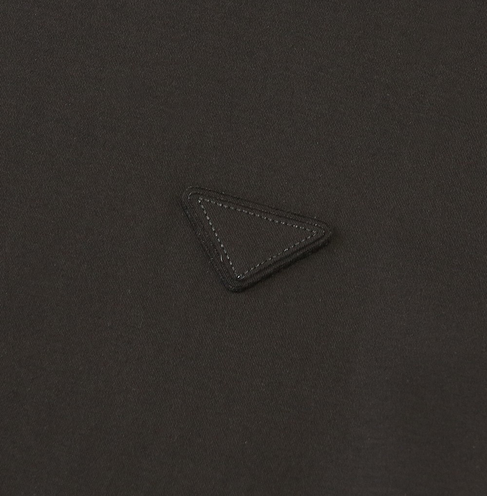 🌾普拉达P家春夏新款首发专柜最新款短袖圆领T恤 高端订制 设计前卫时尚！高端定制匹马棉＋桑蚕丝＋莫代尔面