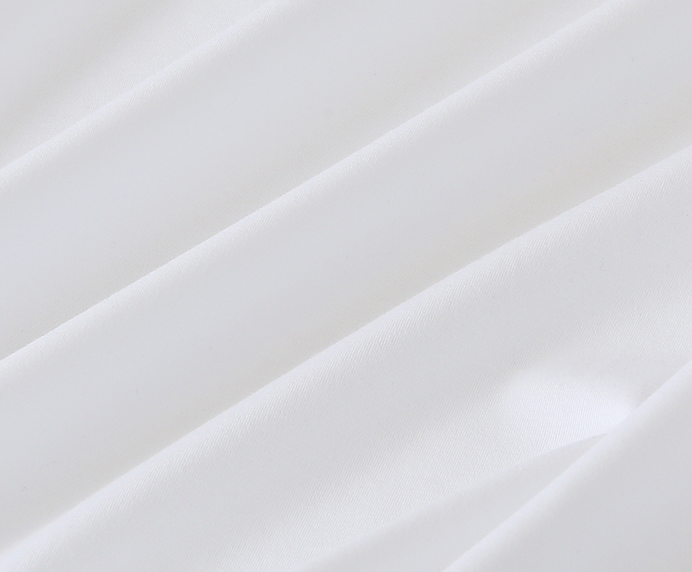 🌾普拉达P家春夏新款首发专柜最新款短袖圆领T恤 高端订制 设计前卫时尚！高端定制匹马棉＋桑蚕丝＋莫代尔面