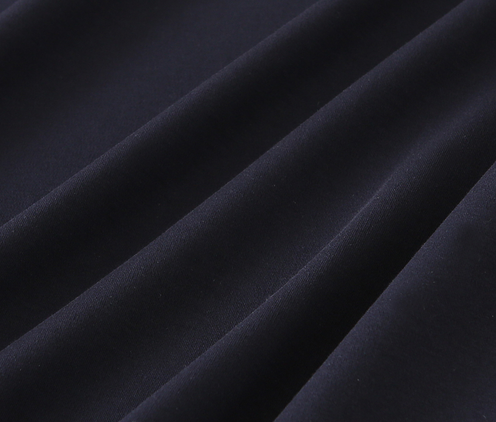 🌾普拉达P家春夏新款首发专柜最新款短袖圆领T恤 高端订制 设计前卫时尚！高端定制匹马棉＋桑蚕丝＋莫代尔面