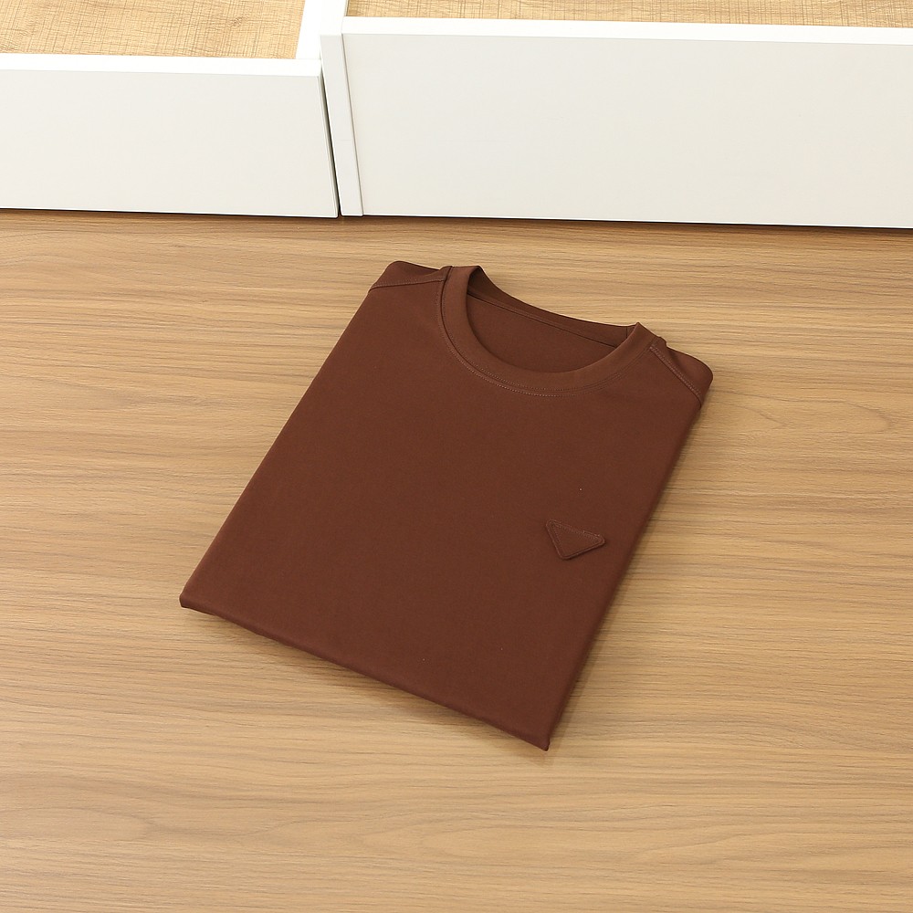 🌾普拉达P家春夏新款首发专柜最新款短袖圆领T恤 高端订制 设计前卫时尚！高端定制匹马棉＋桑蚕丝＋莫代尔面