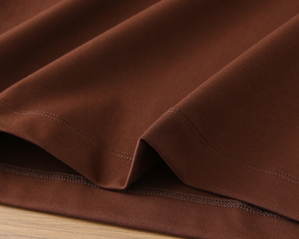 🌾普拉达P家春夏新款首发专柜最新款短袖圆领T恤 高端订制 设计前卫时尚！高端定制匹马棉＋桑蚕丝＋莫代尔面