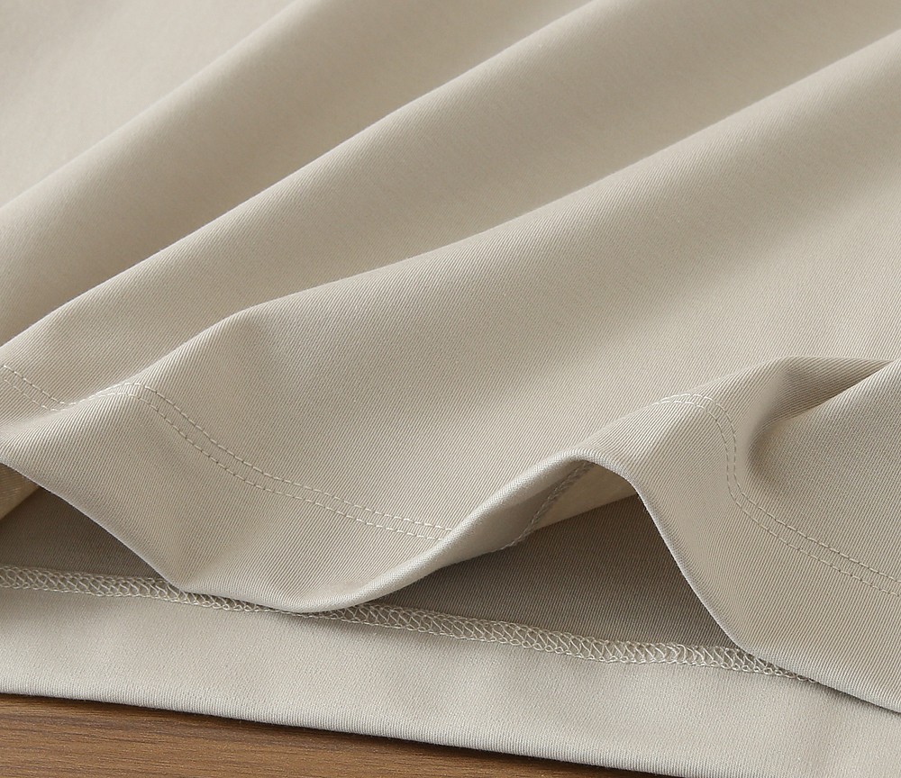 🌾普拉达P家春夏新款首发专柜最新款短袖圆领T恤 高端订制 设计前卫时尚！高端定制匹马棉＋桑蚕丝＋莫代尔面