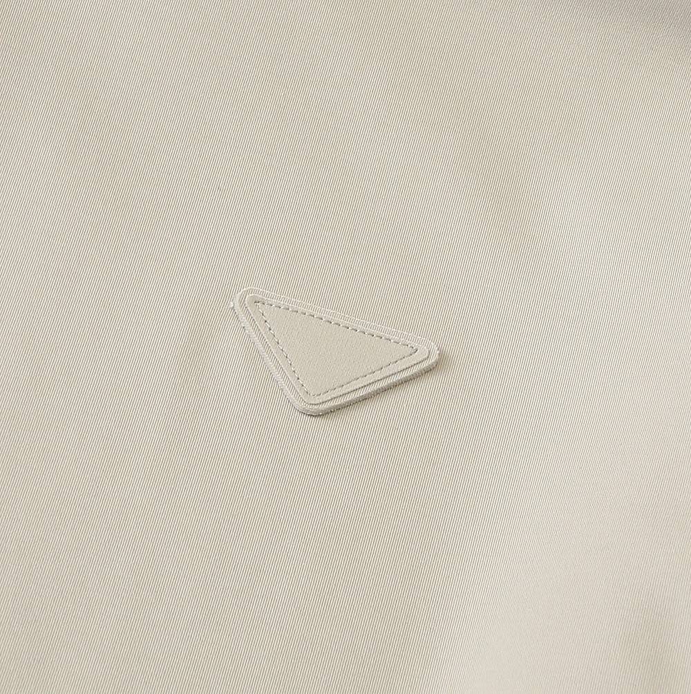 🌾普拉达P家春夏新款首发专柜最新款短袖圆领T恤 高端订制 设计前卫时尚！高端定制匹马棉＋桑蚕丝＋莫代尔面