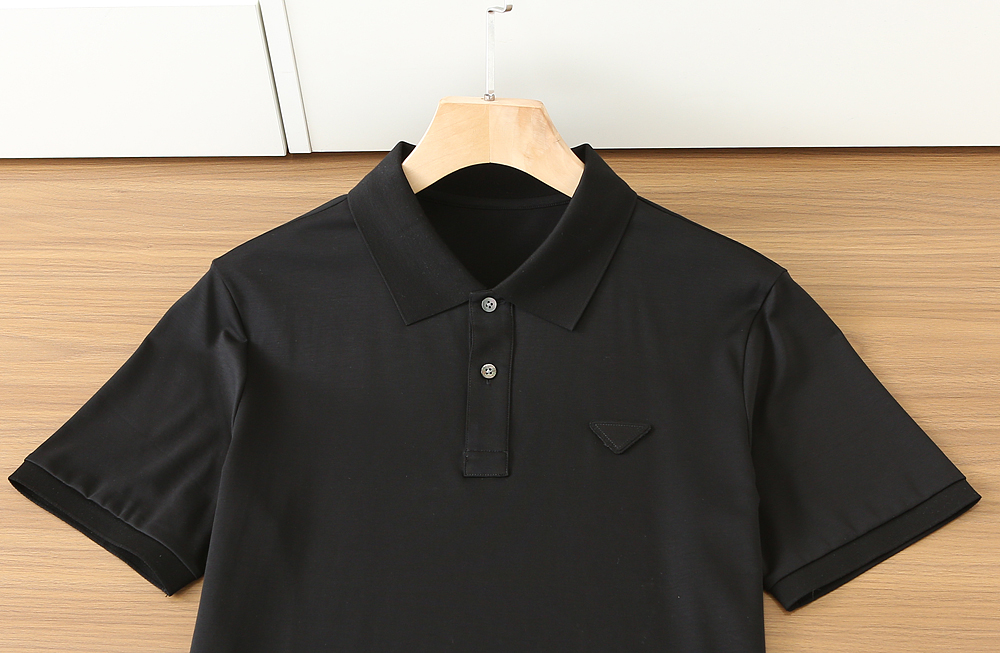 🌾普拉达P家经典翻领Polo春夏新款首发专柜最新款高端订制 高端定制匹马棉＋桑蚕丝＋莫代尔面料.手感柔软