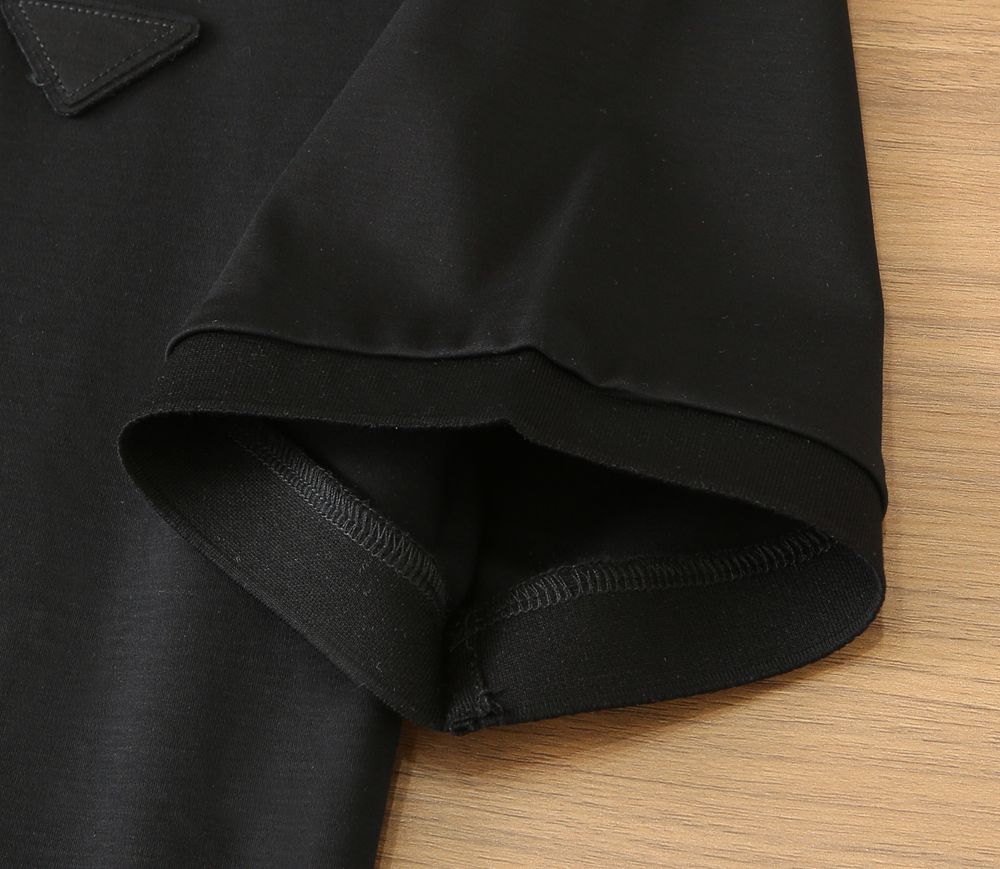 🌾普拉达P家经典翻领Polo春夏新款首发专柜最新款高端订制 高端定制匹马棉＋桑蚕丝＋莫代尔面料.手感柔软