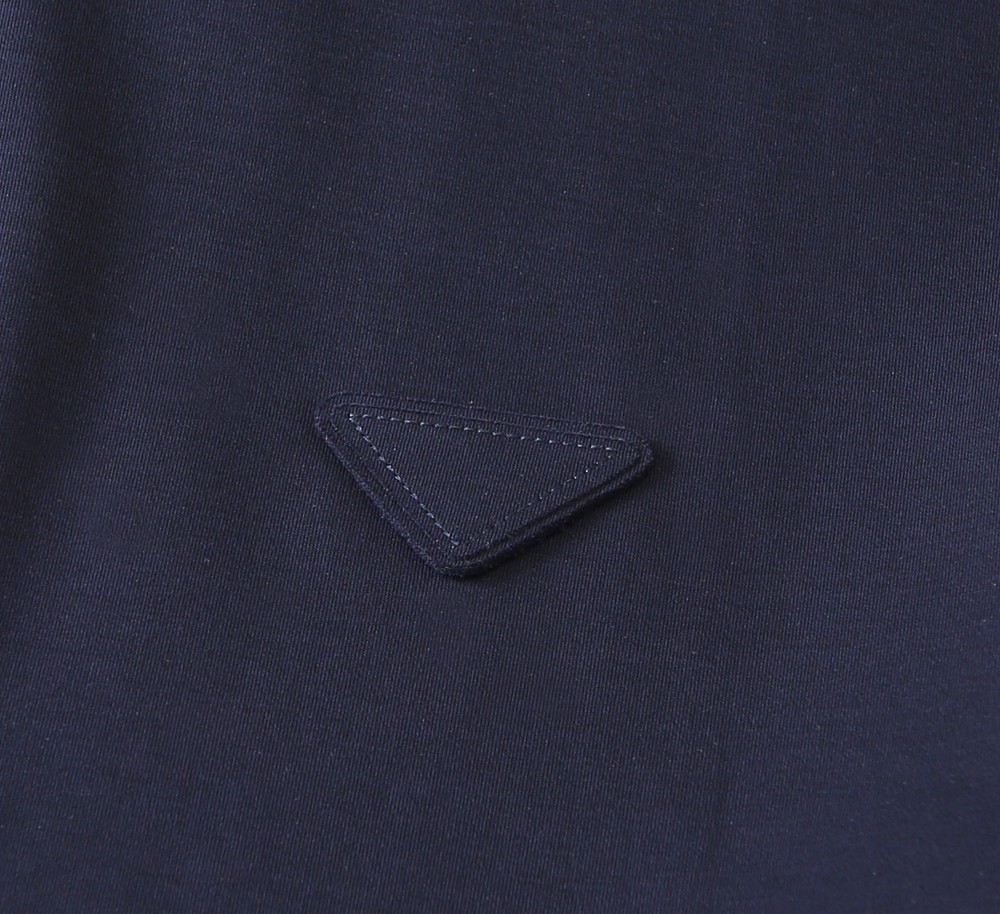 🌾普拉达P家经典翻领Polo春夏新款首发专柜最新款高端订制 高端定制匹马棉＋桑蚕丝＋莫代尔面料.手感柔软