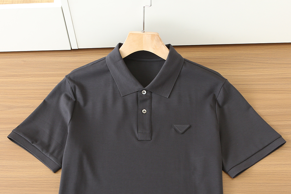 🌾普拉达P家经典翻领Polo春夏新款首发专柜最新款高端订制 高端定制匹马棉＋桑蚕丝＋莫代尔面料.手感柔软