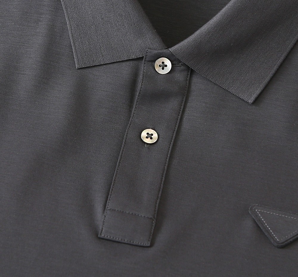 🌾普拉达P家经典翻领Polo春夏新款首发专柜最新款高端订制 高端定制匹马棉＋桑蚕丝＋莫代尔面料.手感柔软