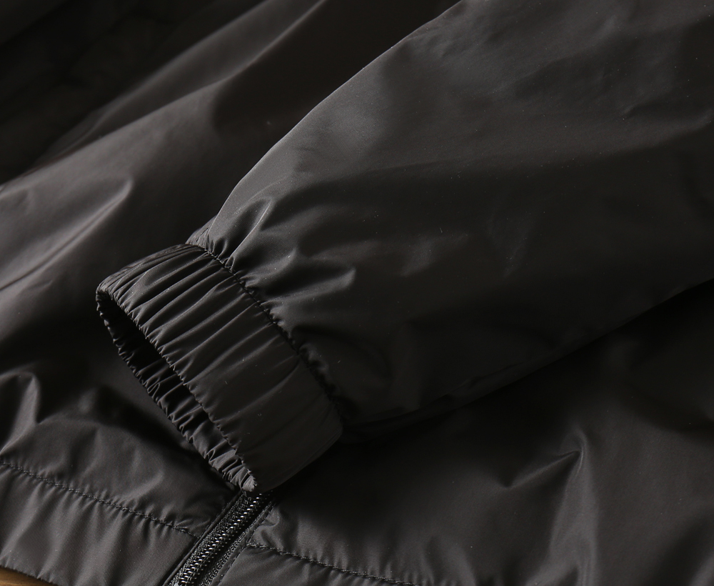 🌾2026SS早春新款普拉达最新设计款 秀场新品‼品相非常完美，三标齐全色泽饱满诱人，非常出彩的设计，轻