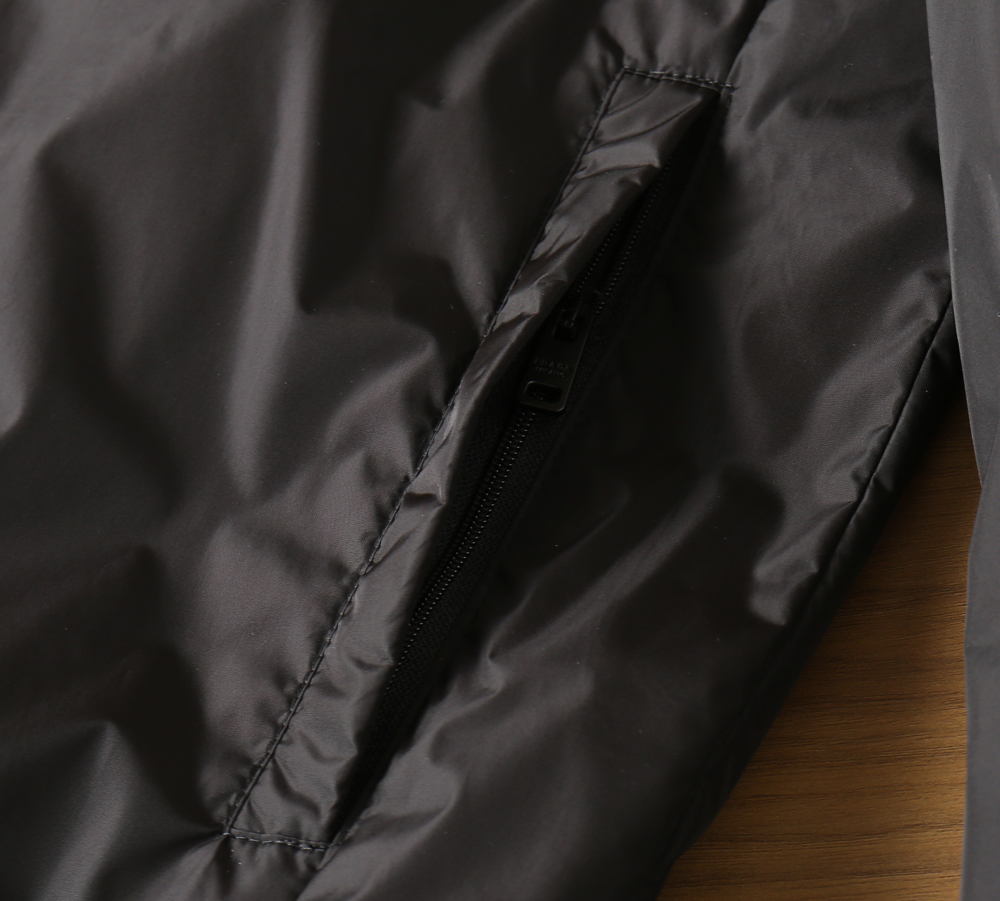 🌾2026SS早春新款普拉达最新设计款 秀场新品‼品相非常完美，三标齐全色泽饱满诱人，非常出彩的设计，轻