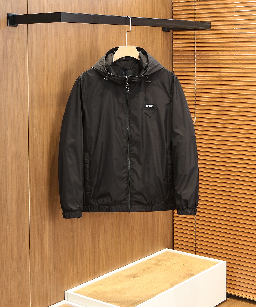 🌾2026SS早春新款普拉达最新设计款 秀场新品‼品相非常完美，三标齐全色泽饱满诱人，非常出彩的设计，轻