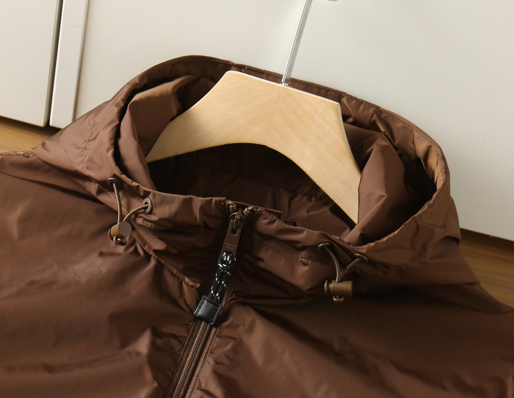 🌾2026SS早春新款普拉达最新设计款 秀场新品‼品相非常完美，三标齐全色泽饱满诱人，非常出彩的设计，轻