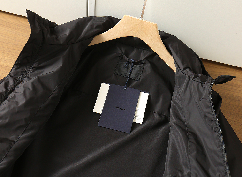 🌾普拉达连帽风衣外套尺寸表……J-2202