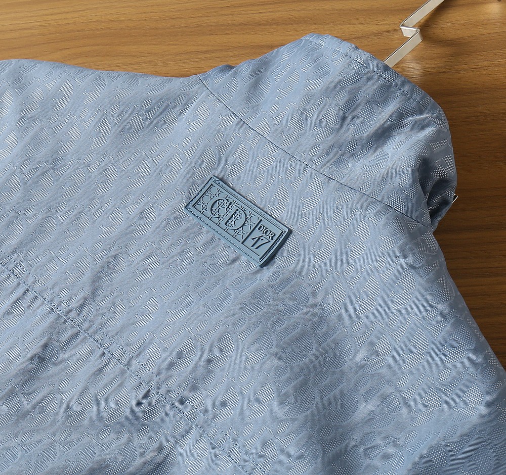 🌾2026SS早春新款迪奥最新设计款 秀场新品‼品相非常完美，三标齐全色泽饱满诱人，非常出彩的设计，轻松