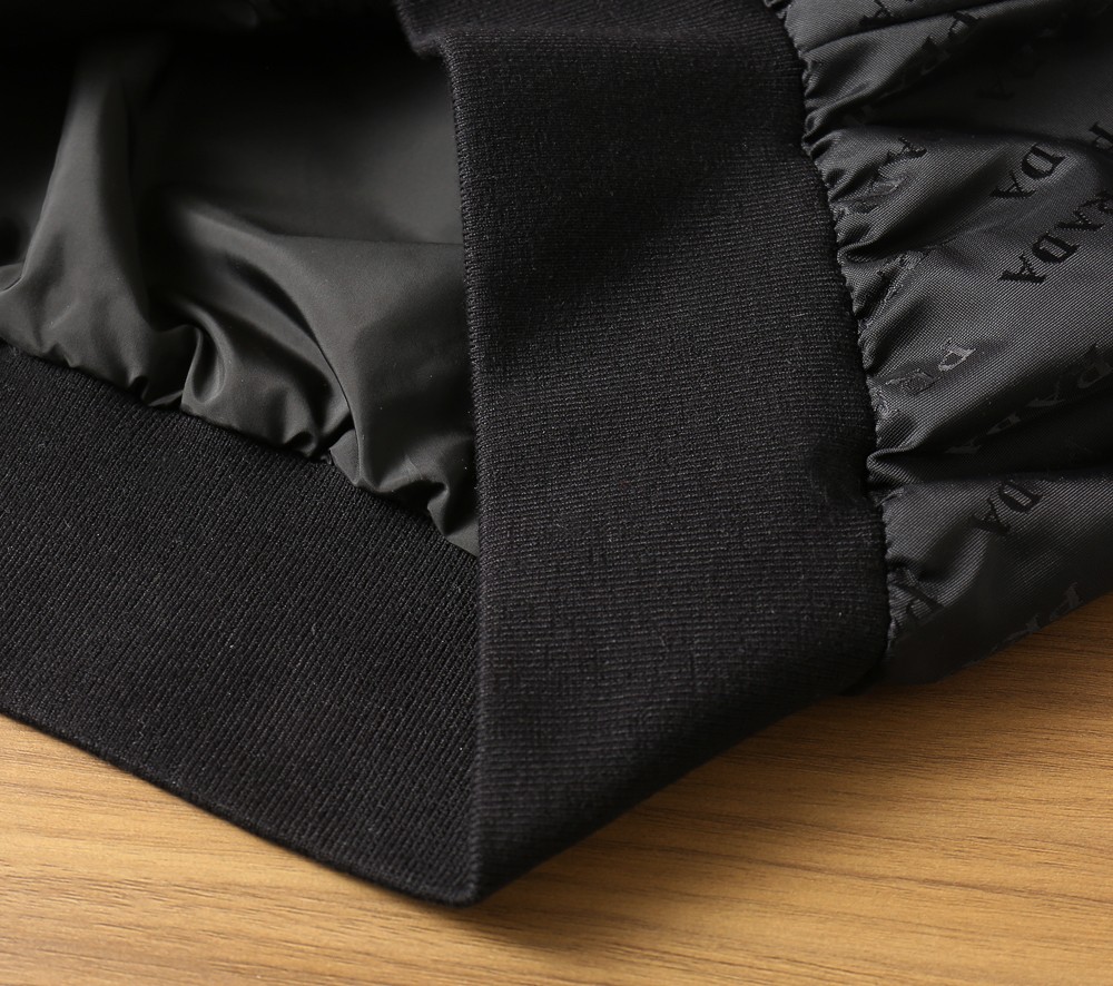 🌾普拉达棒球领夹克尺寸表……J-2282