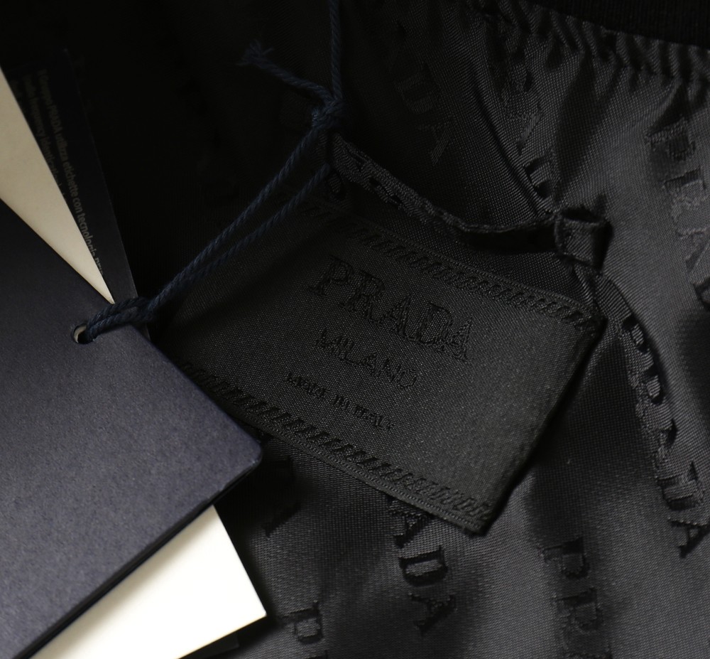 🌾普拉达棒球领夹克尺寸表……J-2282