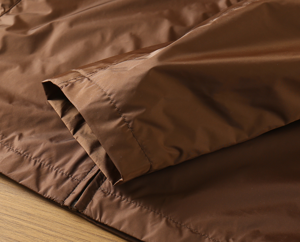 🌾2026SS早春新款普拉达最新设计款 秀场新品‼品相非常完美，三标齐全色泽饱满诱人，非常出彩的设计，轻