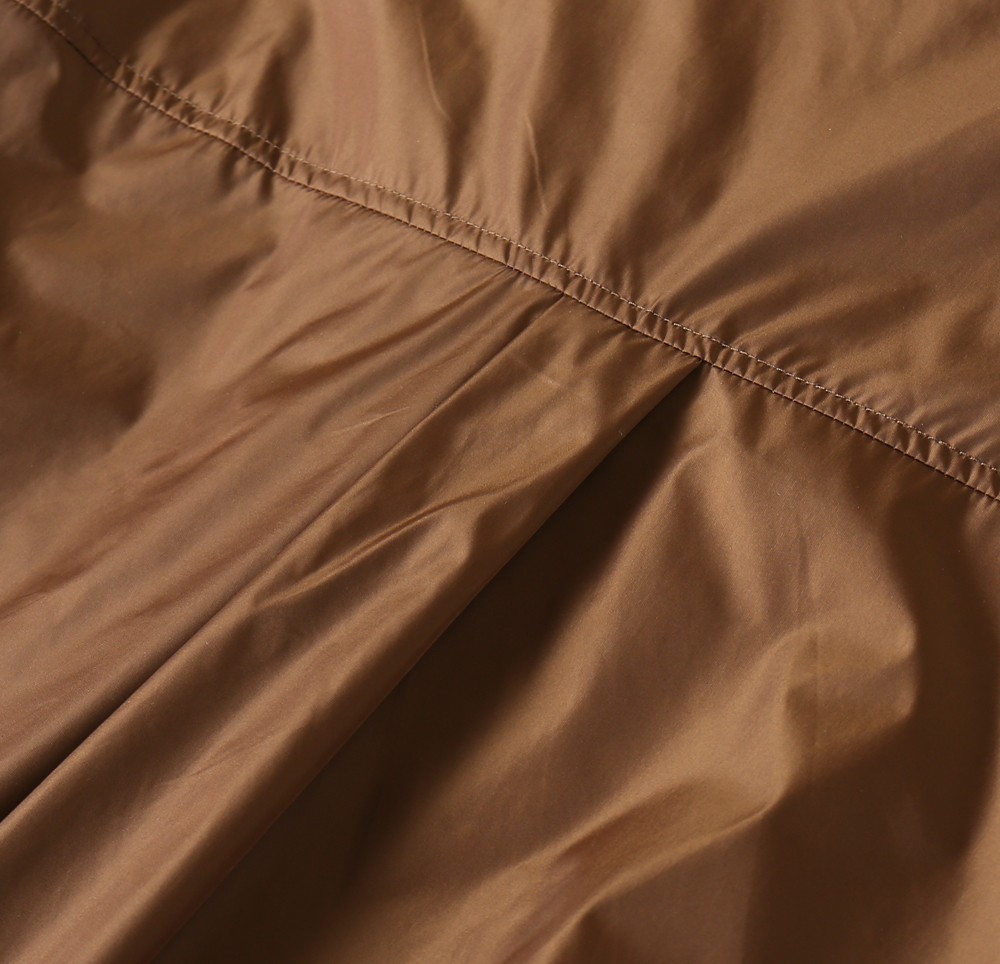 🌾2026SS早春新款普拉达最新设计款 秀场新品‼品相非常完美，三标齐全色泽饱满诱人，非常出彩的设计，轻