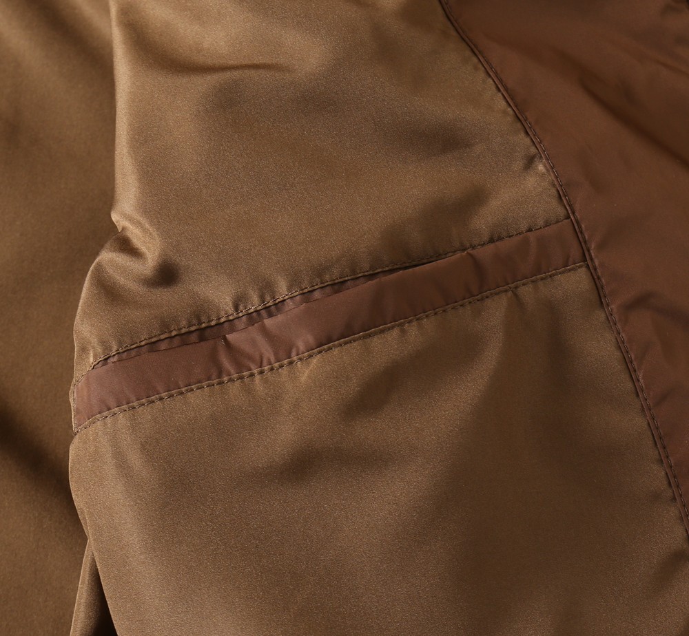 🌾2026SS早春新款普拉达最新设计款 秀场新品‼品相非常完美，三标齐全色泽饱满诱人，非常出彩的设计，轻