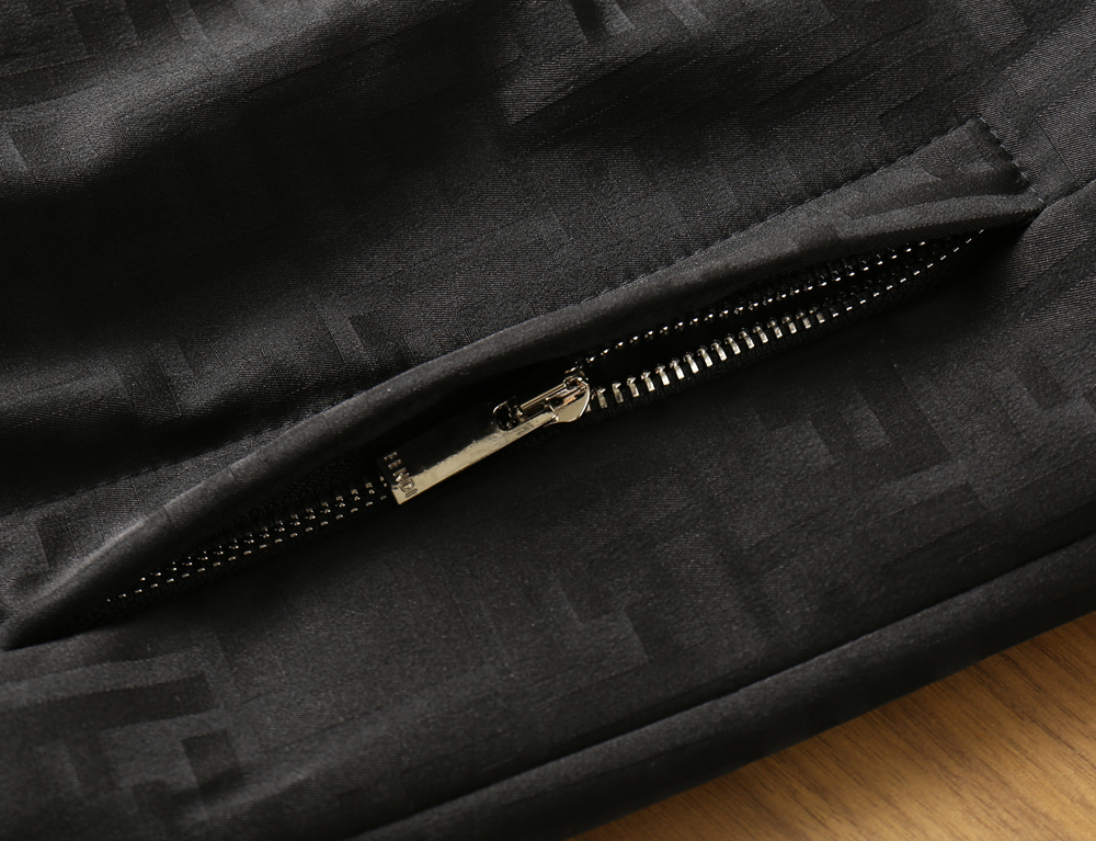 🌾2026SS早春新款芬迪最新设计款 秀场新品‼品相非常完美，三标齐全色泽饱满诱人，非常出彩的设计，轻松