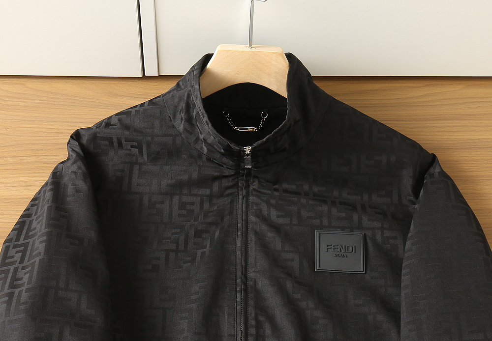 🌾2026SS早春新款芬迪最新设计款 秀场新品‼品相非常完美，三标齐全色泽饱满诱人，非常出彩的设计，轻松