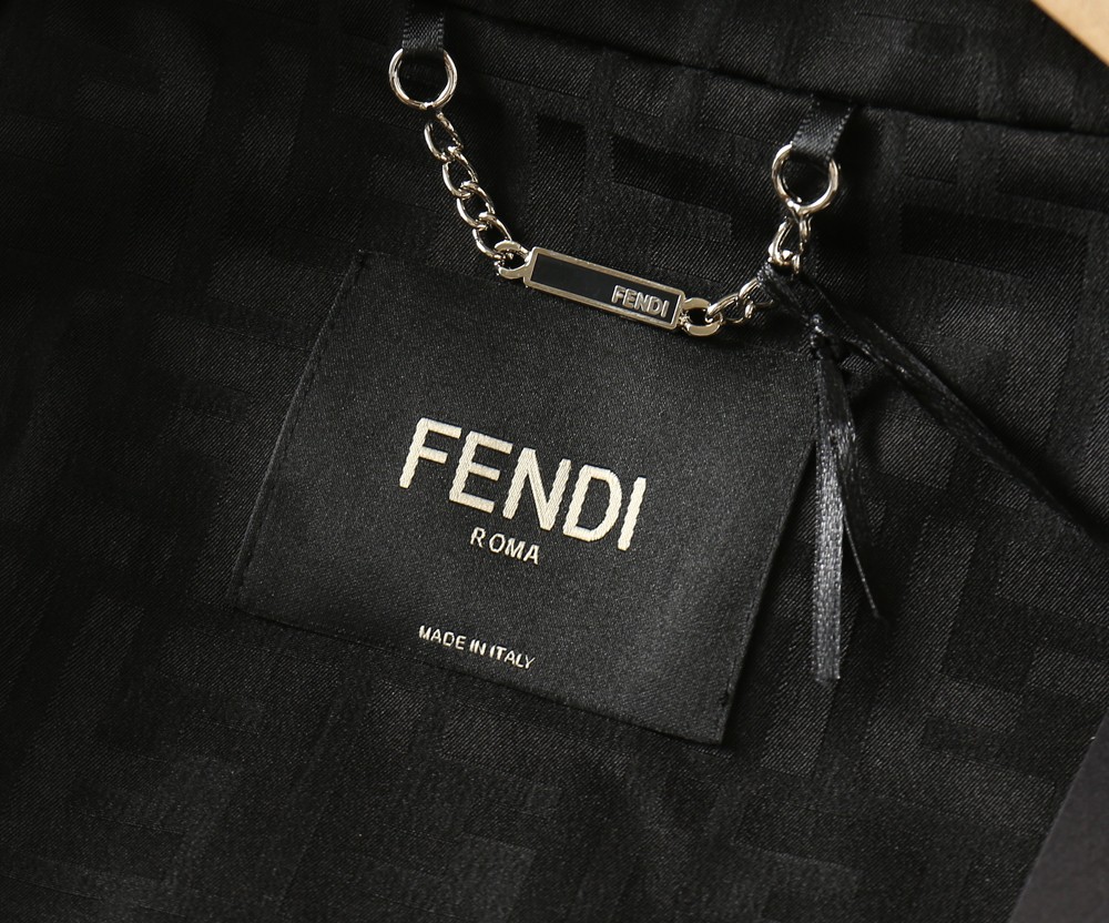 🌾芬迪夹克尺寸表……J-2232