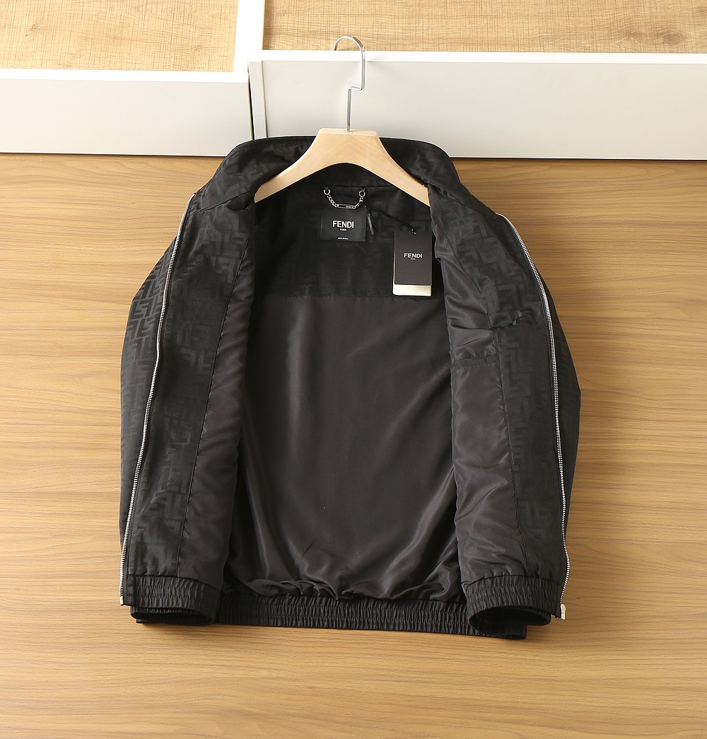 🌾2026SS早春新款芬迪最新设计款 秀场新品‼品相非常完美，三标齐全色泽饱满诱人，非常出彩的设计，轻松