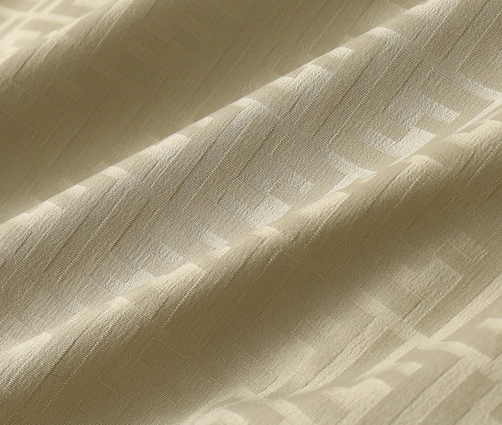 🌾2026SS早春新款芬迪最新设计款 秀场新品‼品相非常完美，三标齐全色泽饱满诱人，非常出彩的设计，轻松