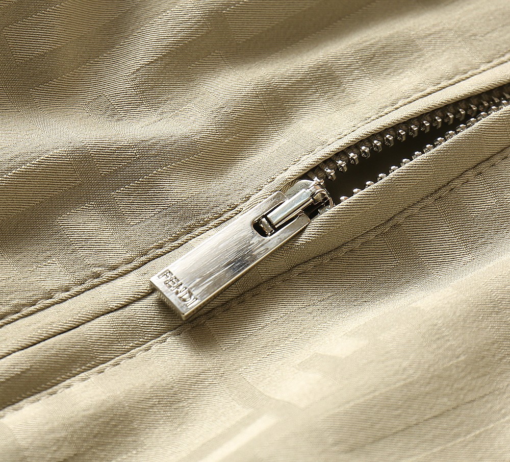 🌾2026SS早春新款芬迪最新设计款 秀场新品‼品相非常完美，三标齐全色泽饱满诱人，非常出彩的设计，轻松