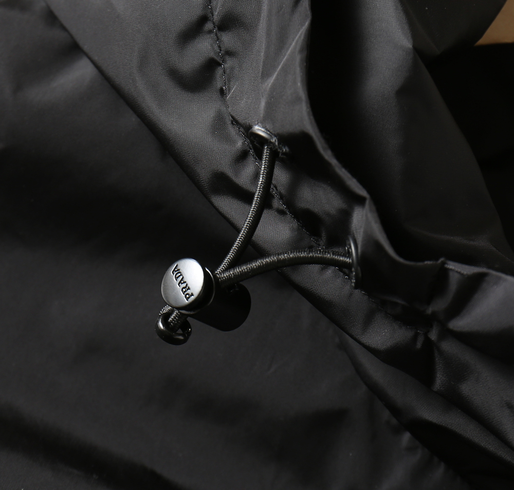 🌾2026SS早春新款普拉达春夏马甲最新设计款 秀场新品‼品相非常完美，三标齐全色泽饱满诱人，非常出彩的