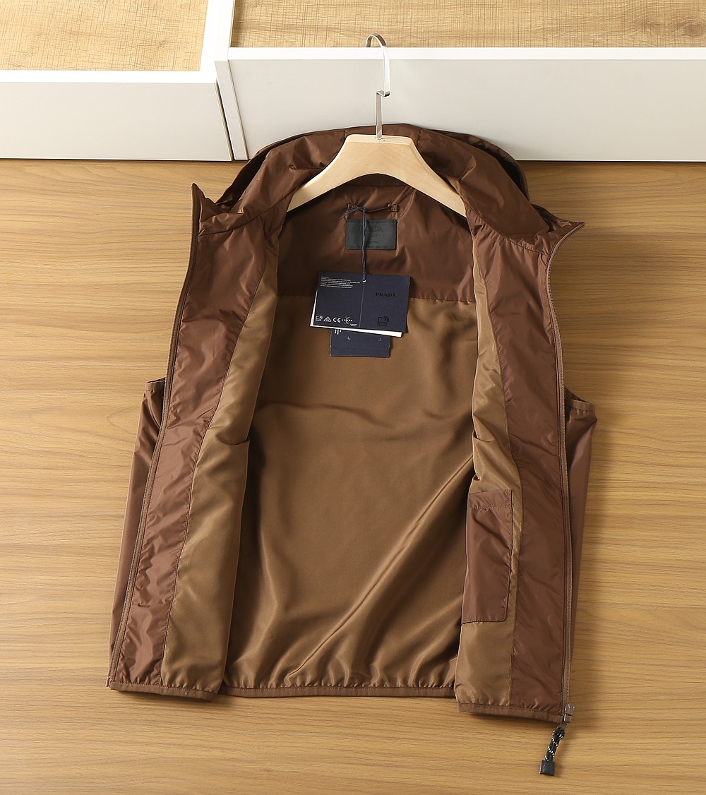 🌾2026SS早春新款普拉达春夏马甲最新设计款 秀场新品‼品相非常完美，三标齐全色泽饱满诱人，非常出彩的