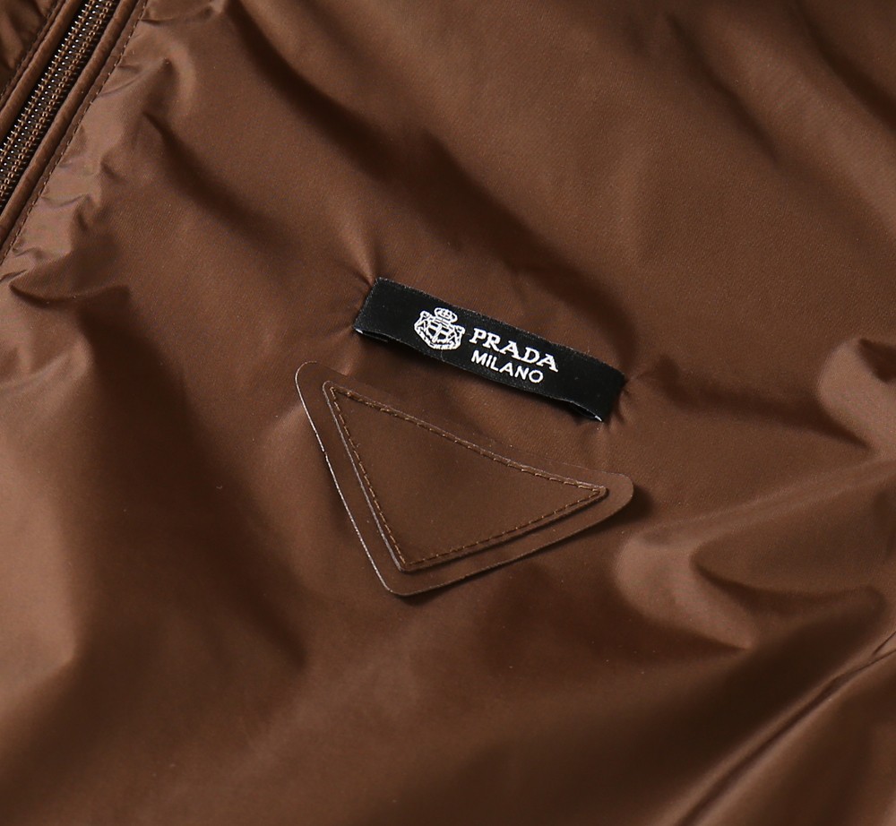 🌾2026SS早春新款普拉达春夏马甲最新设计款 秀场新品‼品相非常完美，三标齐全色泽饱满诱人，非常出彩的