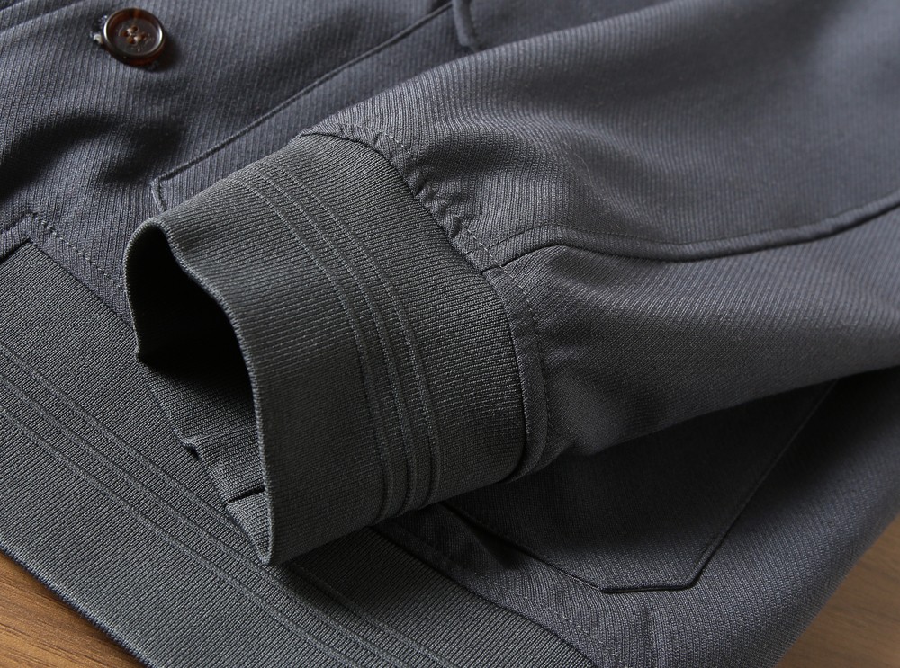 🌾lP🆕诺悠翩雅2026FW春夏男士夹克外套！高端老钱味十足！提供三种颜色选择，分别是深灰色和卡其色 米