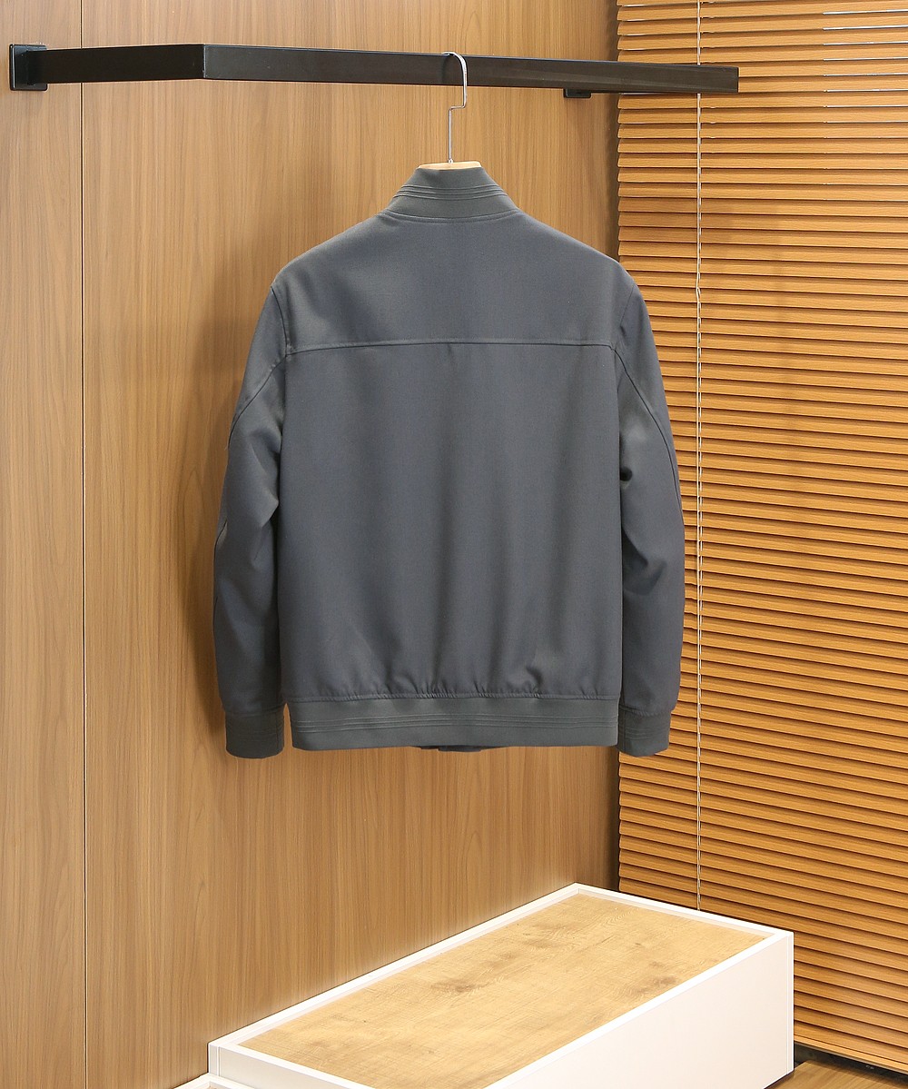 🌾lP🆕诺悠翩雅2026FW春夏男士夹克外套！高端老钱味十足！提供三种颜色选择，分别是深灰色和卡其色 米