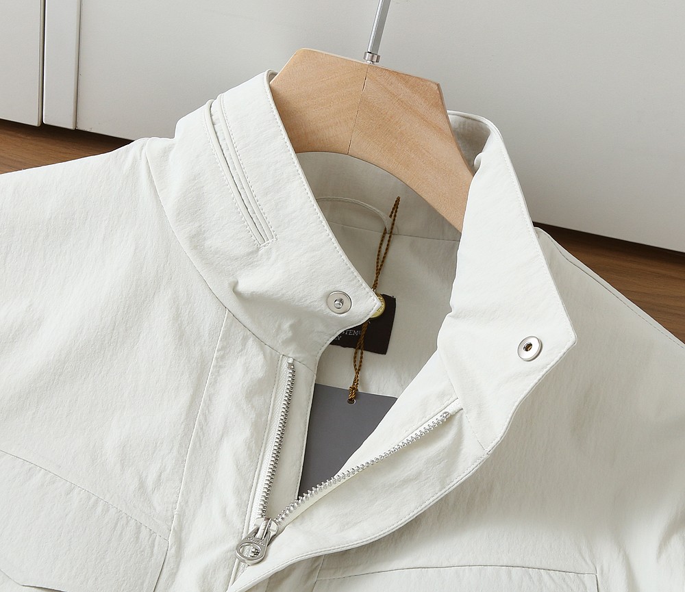 🌾lP🆕诺悠翩雅2026FW春夏男士中长款风衣外套！高端老钱味十足！提供三种颜色选择，分别是藏蓝色和米白